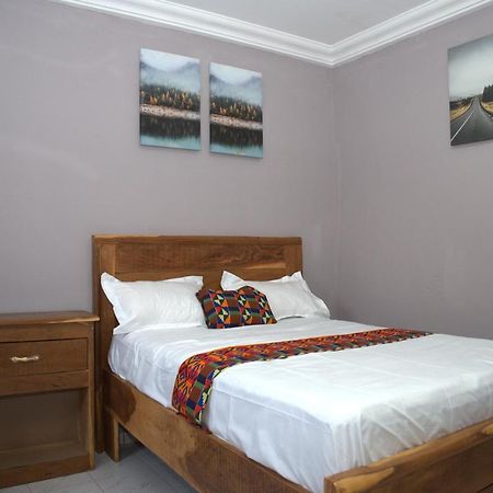 Faith And Grace Guest House Lamin Beretto Екстериор снимка