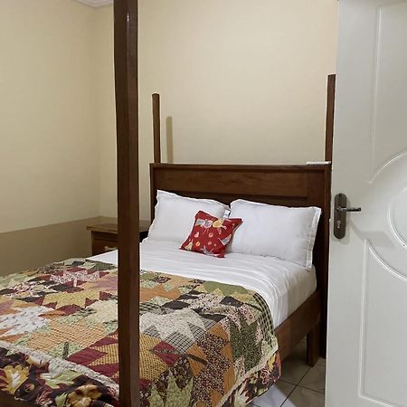 Faith And Grace Guest House Lamin Beretto Екстериор снимка