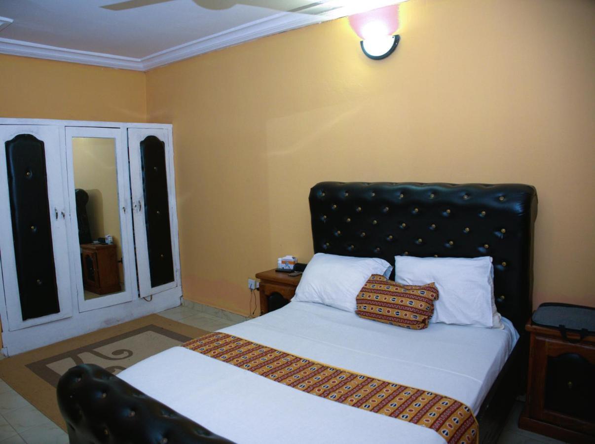 Faith And Grace Guest House Lamin Beretto Екстериор снимка