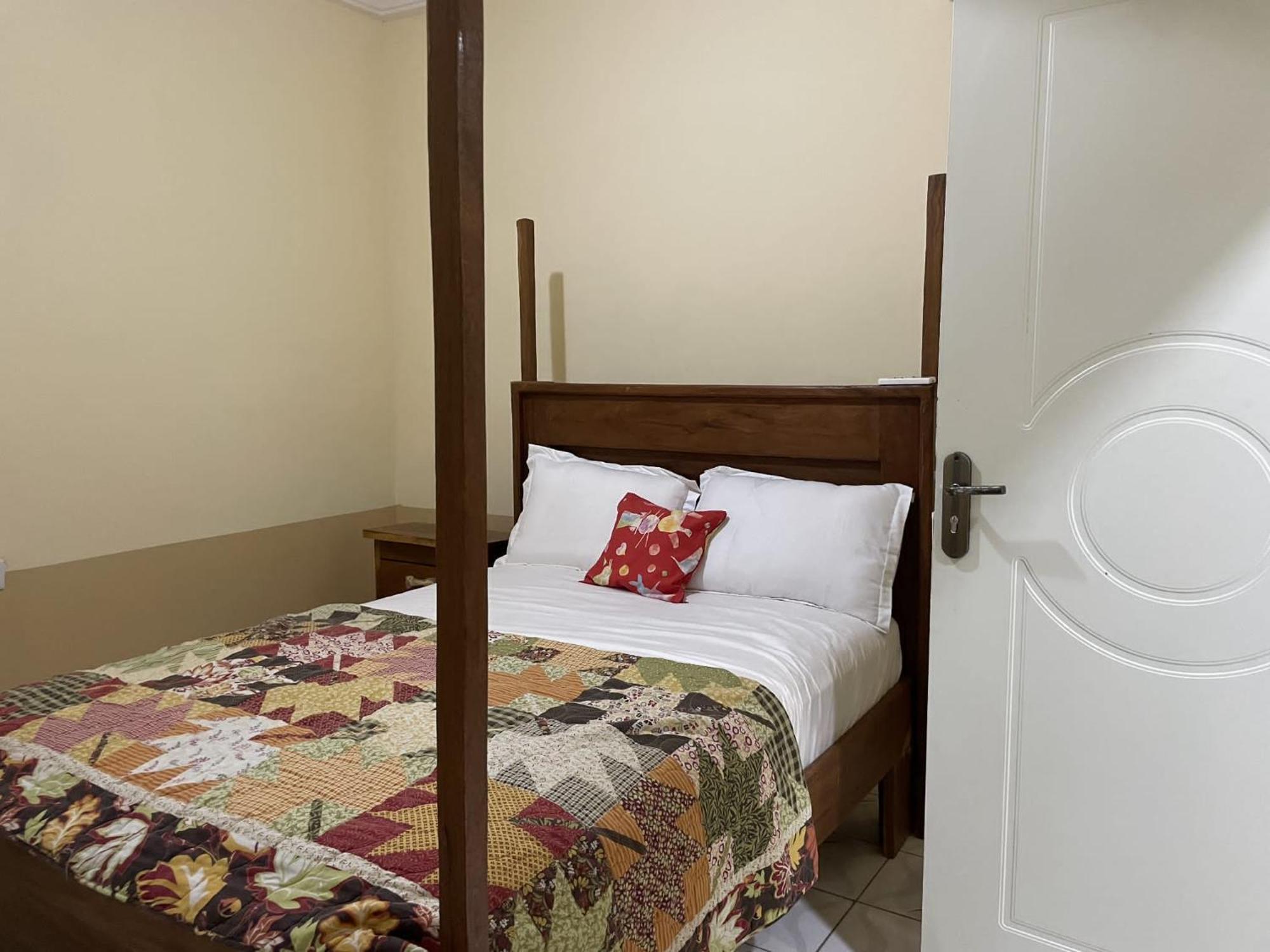 Faith And Grace Guest House Lamin Beretto Екстериор снимка