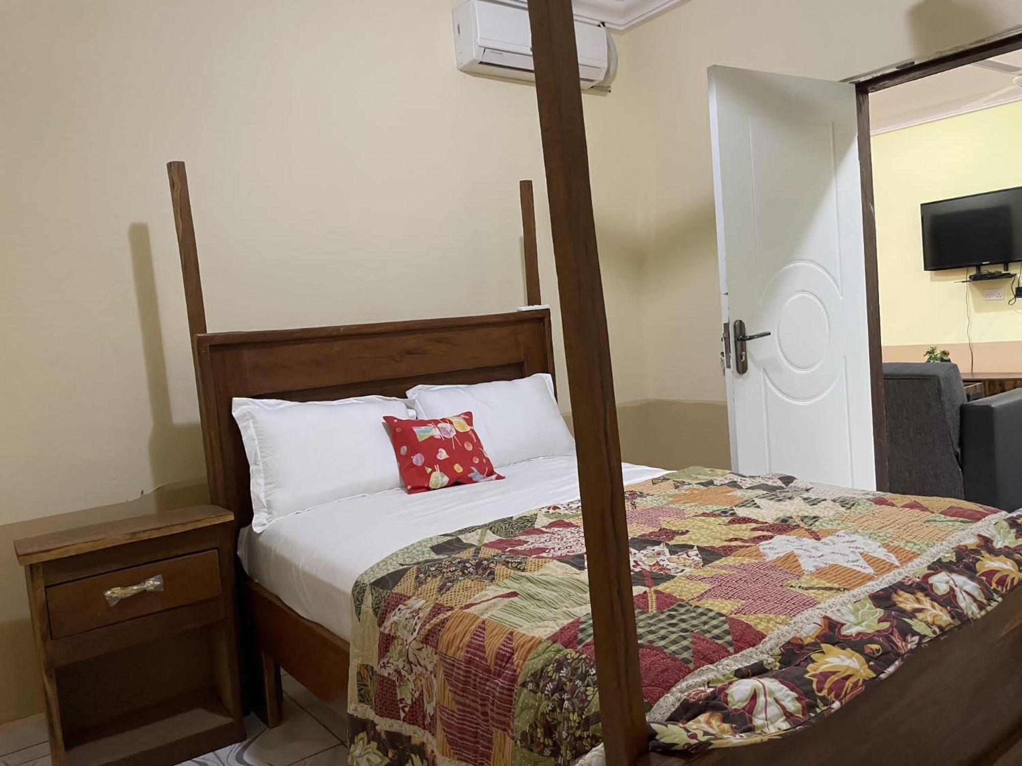 Faith And Grace Guest House Lamin Beretto Екстериор снимка