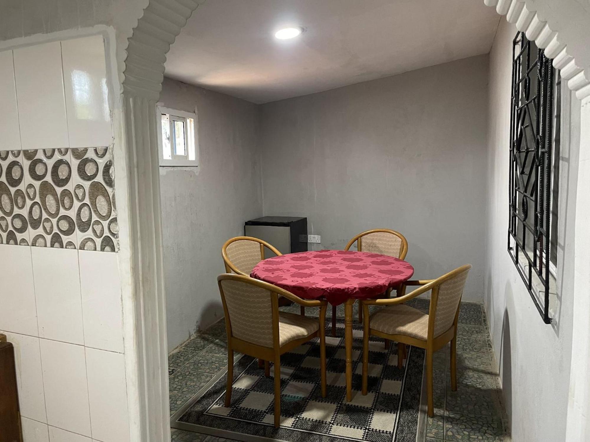Faith And Grace Guest House Lamin Beretto Екстериор снимка