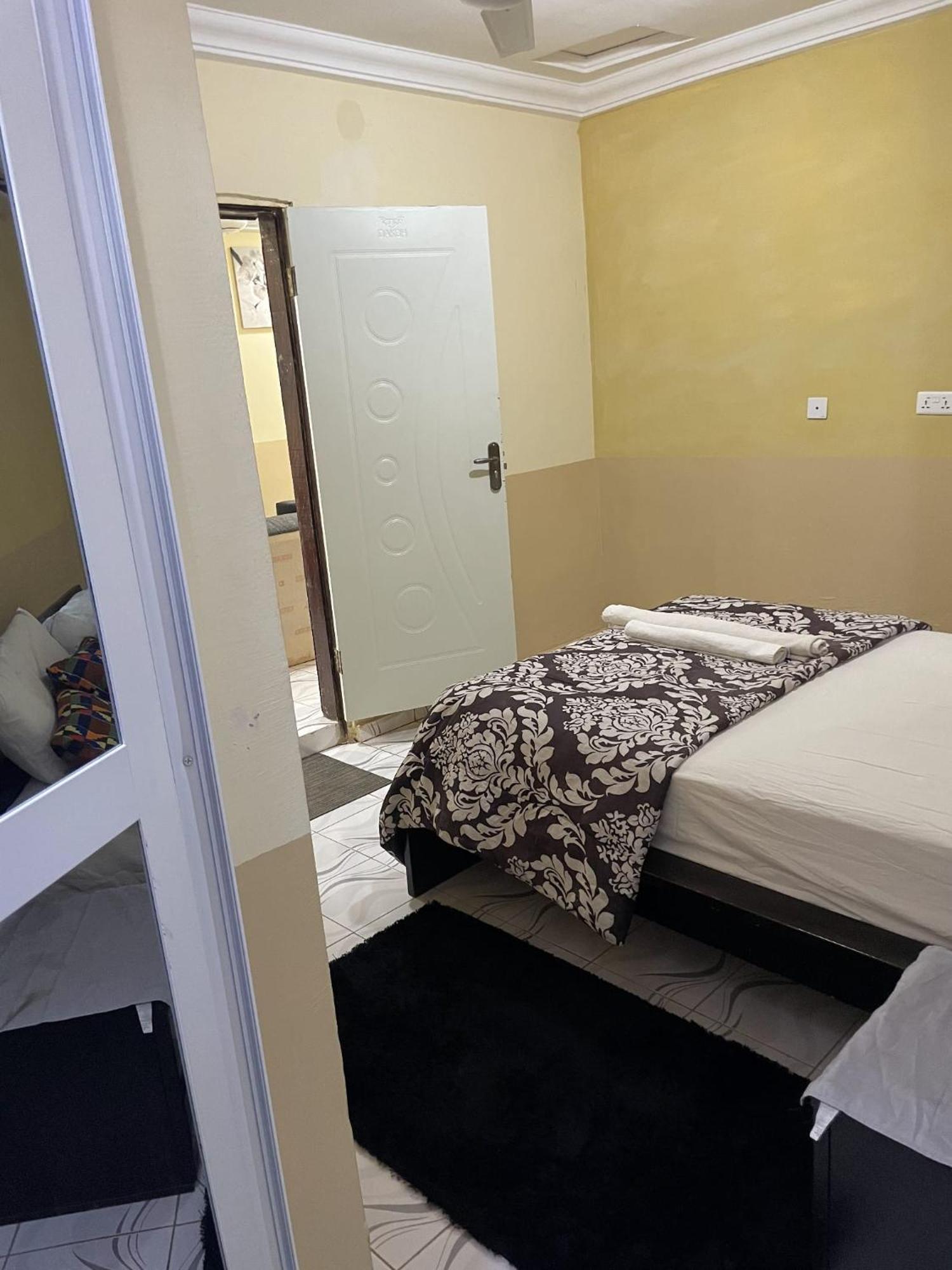 Faith And Grace Guest House Lamin Beretto Екстериор снимка