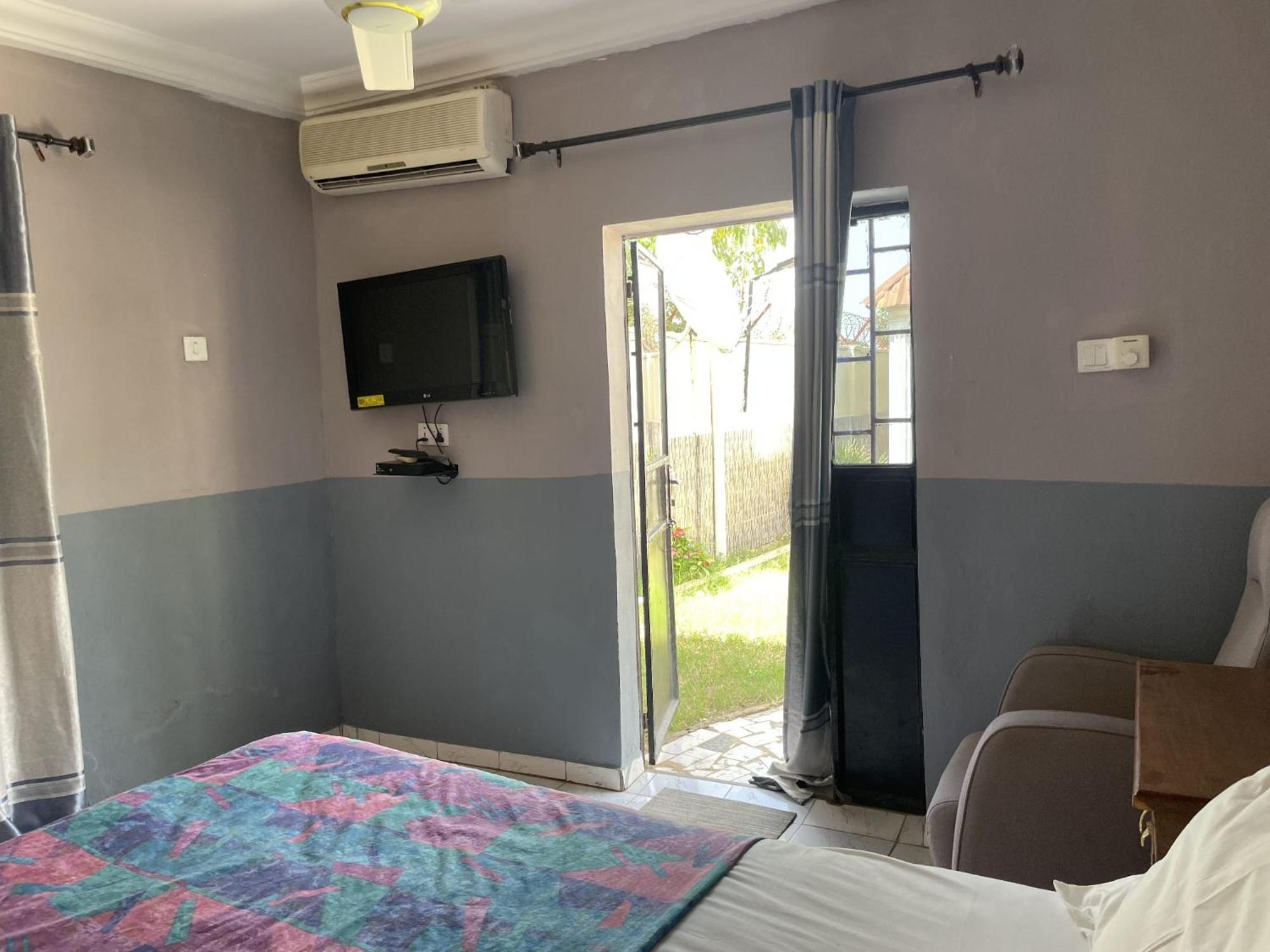Faith And Grace Guest House Lamin Beretto Екстериор снимка